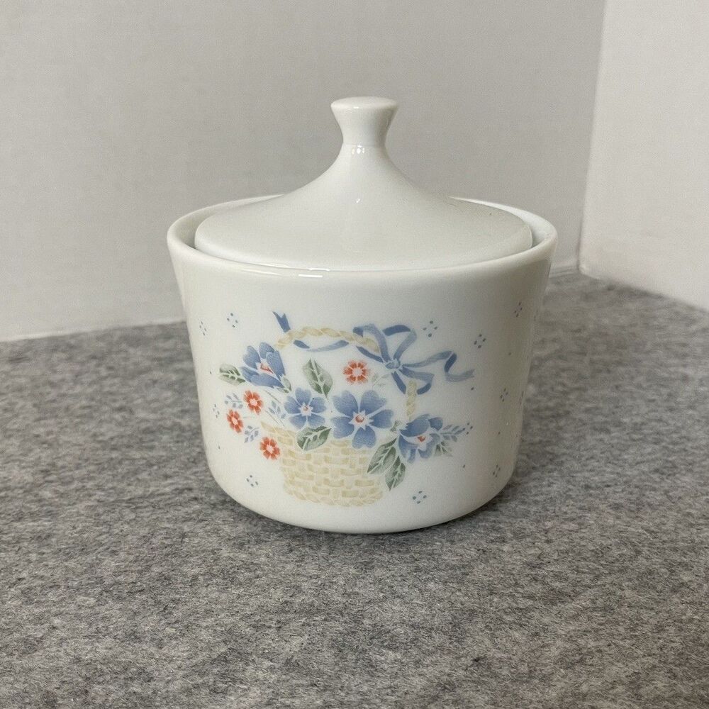 Vintage Corning Corelle Country Cornflower Lidded Sugar Bowl, Blue Floral Basket